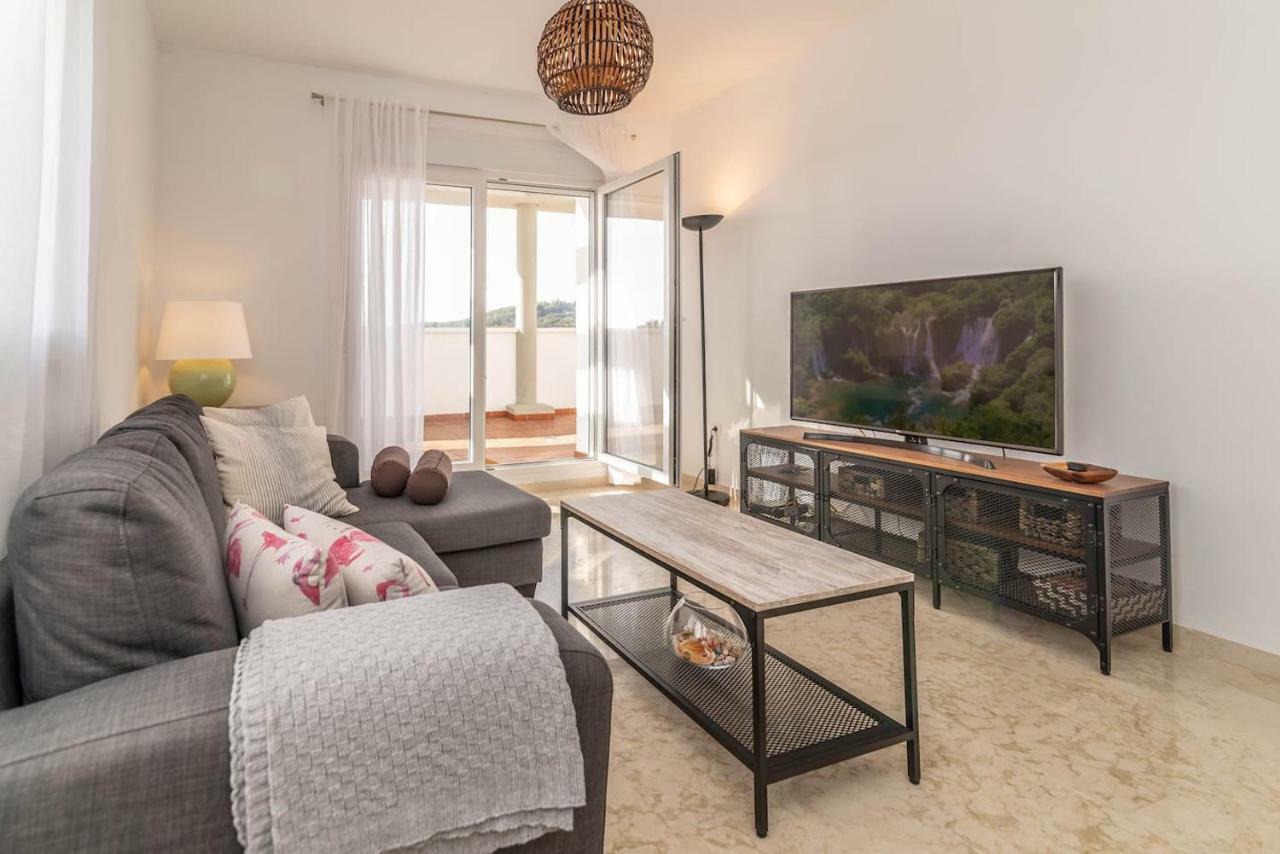 Апартаменты Recently Decorated 2Bdr Penthouse In Фуэнхирола Экстерьер фото